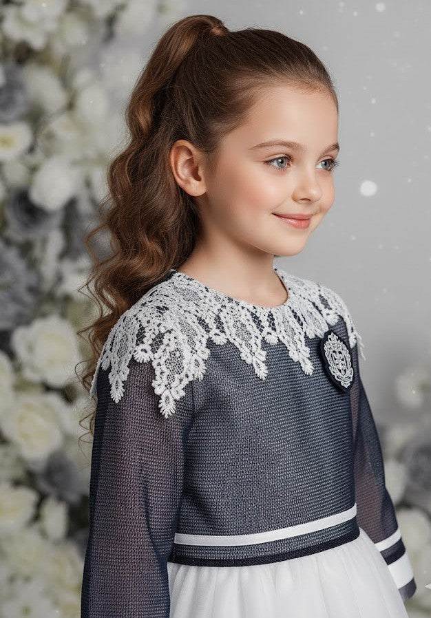 Girls two-piece outfit set with loose fit top and sleeveless A-line dress for autumn casual wear