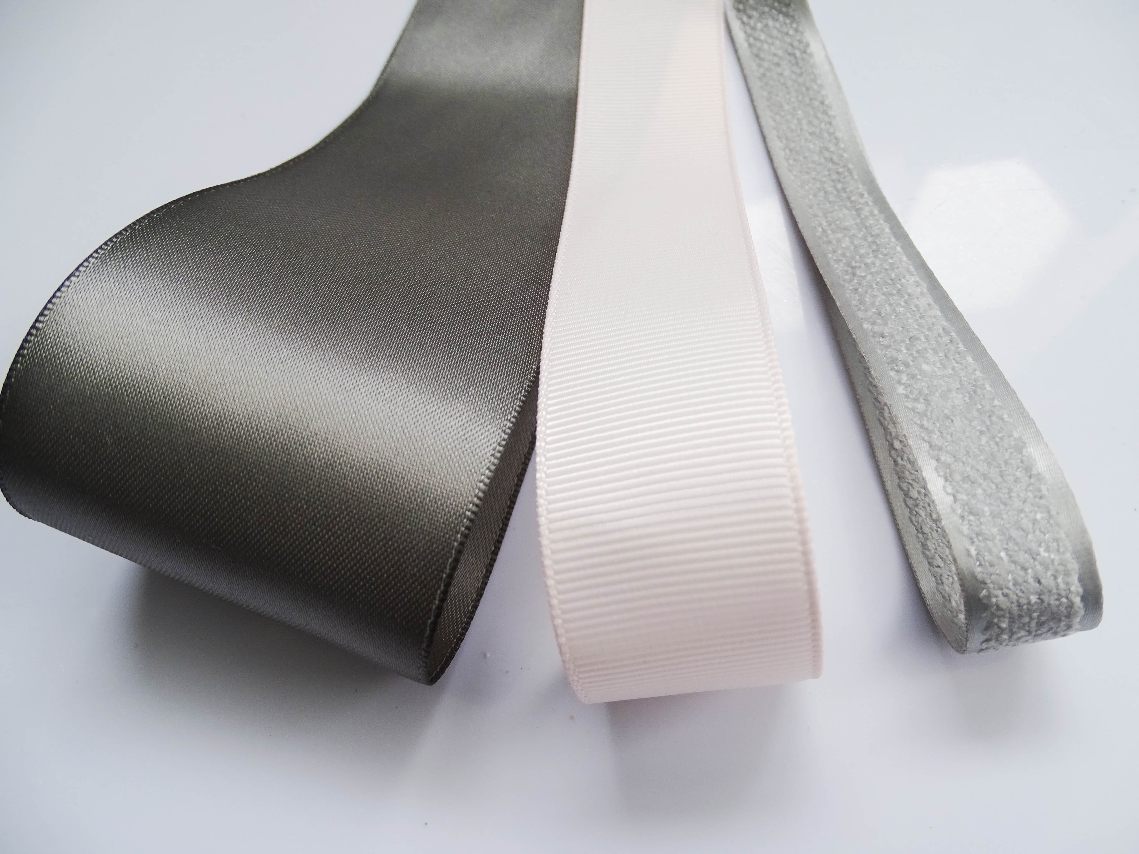 要改Elegant Cream Satin Ribbon Trio Set – Butter Yellow, Soft Gold & Ivory Decorative Ribbons for Gift Wrapping, Fashion Styling & Luxury DIY Crafts（副本）（副本）（副本）（副本）（副本）