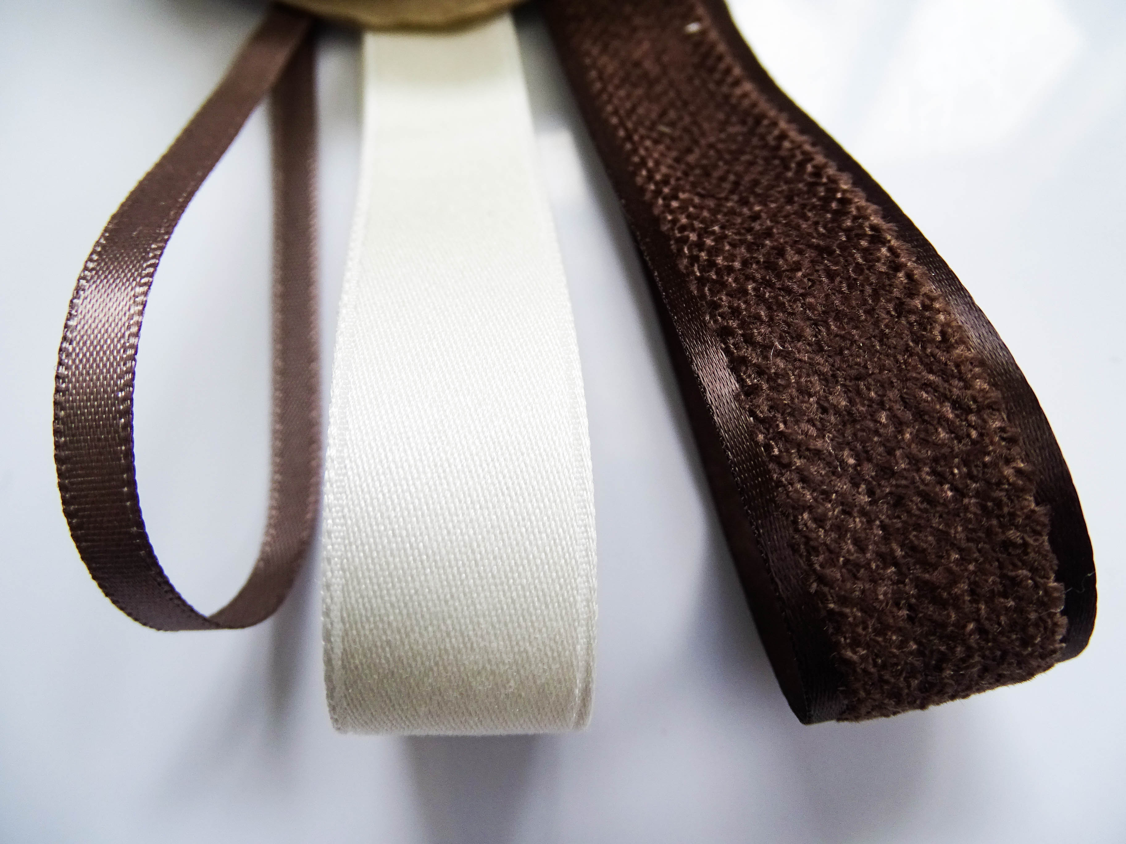 要改Elegant Cream Satin Ribbon Trio Set – Butter Yellow, Soft Gold & Ivory Decorative Ribbons for Gift Wrapping, Fashion Styling & Luxury DIY Crafts（副本）（副本）（副本）（副本）（副本）（副本）