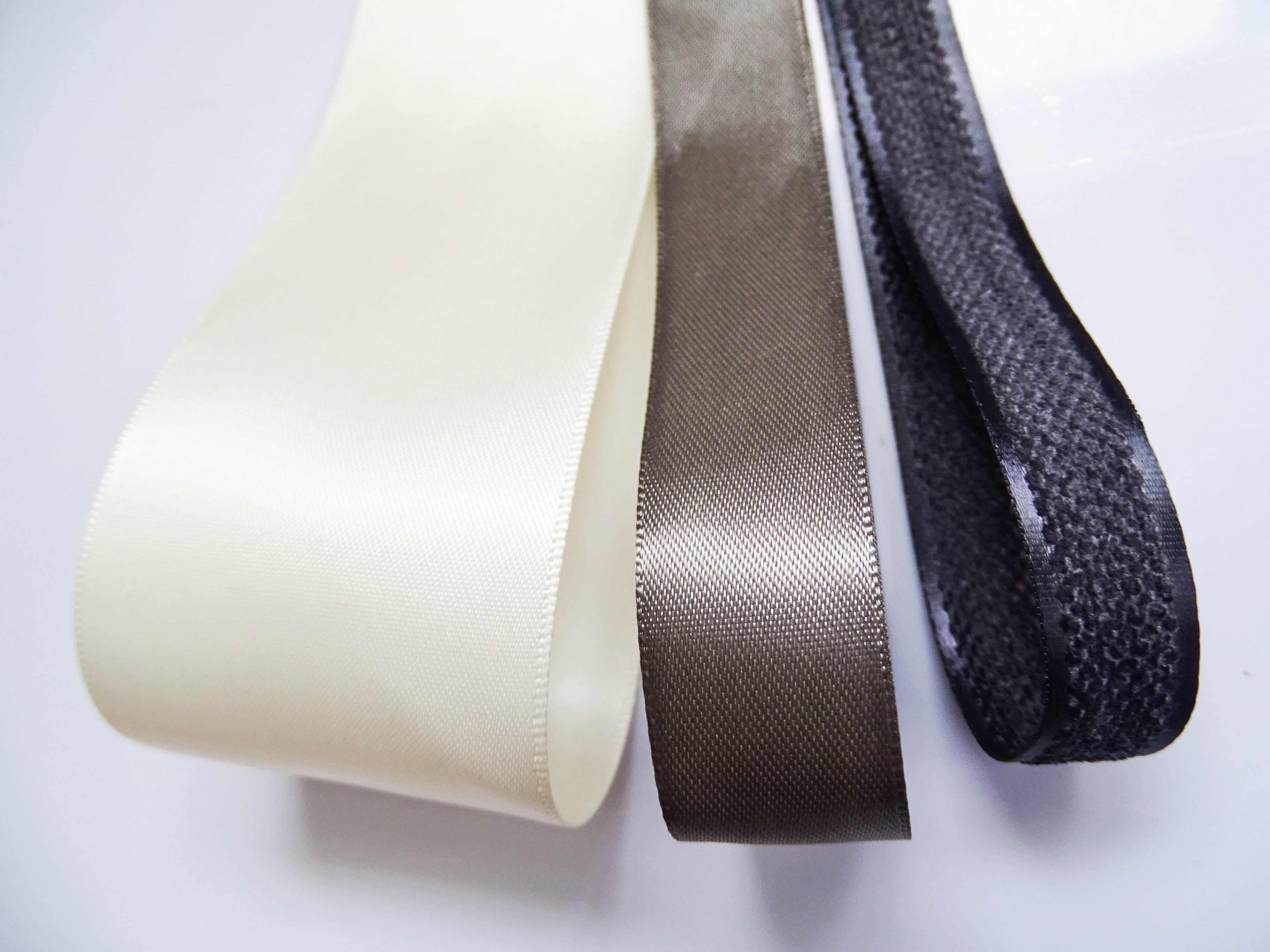 要改Elegant Cream Satin Ribbon Trio Set – Butter Yellow, Soft Gold & Ivory Decorative Ribbons for Gift Wrapping, Fashion Styling & Luxury DIY Crafts（副本）（副本）（副本）（副本）（副本）（副本）（副本）（副本）（副本）（副本）（副本）