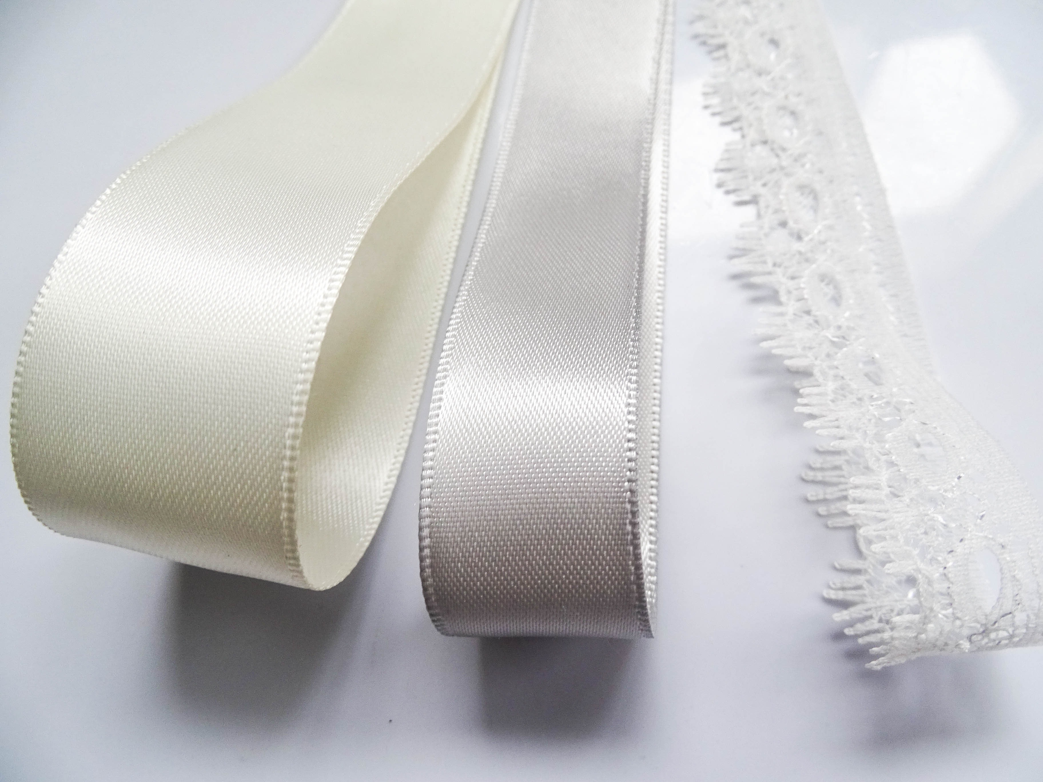 要改Elegant Cream Satin Ribbon Trio Set – Butter Yellow, Soft Gold & Ivory Decorative Ribbons for Gift Wrapping, Fashion Styling & Luxury DIY Crafts（副本）（副本）（副本）（副本）（副本）（副本）（副本）（副本）（副本）（副本）（副本）（副本）（副本）