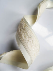 要改Elegant Cream Satin Ribbon Trio Set – Butter Yellow, Soft Gold & Ivory Decorative Ribbons for Gift Wrapping, Fashion Styling & Luxury DIY Crafts（副本）（副本）（副本）（副本）（副本）（副本）（副本）（副本）（副本）（副本）（副本）（副本）（副本）（副本）（副本）