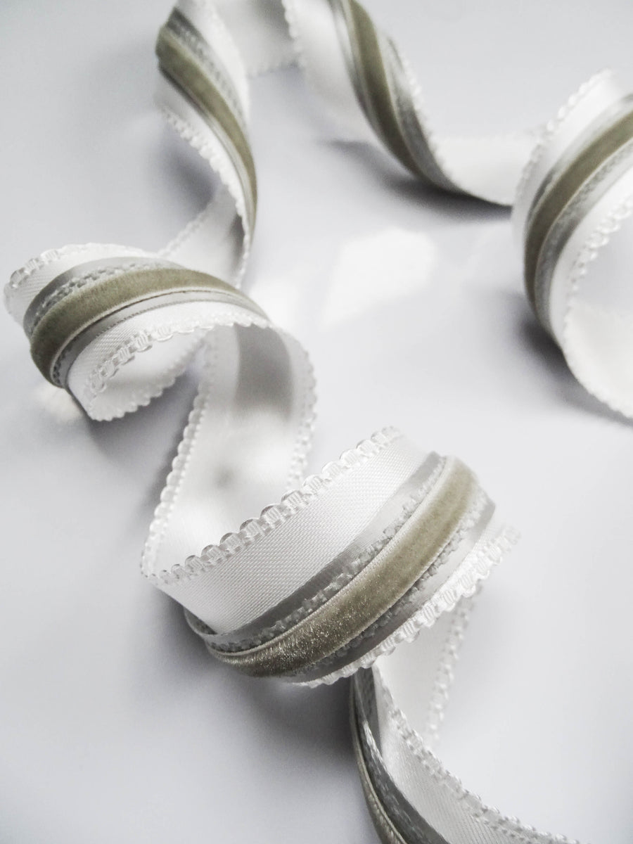 要改Elegant Cream Satin Ribbon Trio Set – Butter Yellow, Soft Gold & Ivory Decorative Ribbons for Gift Wrapping, Fashion Styling & Luxury DIY Crafts（副本）（副本）（副本）（副本）
