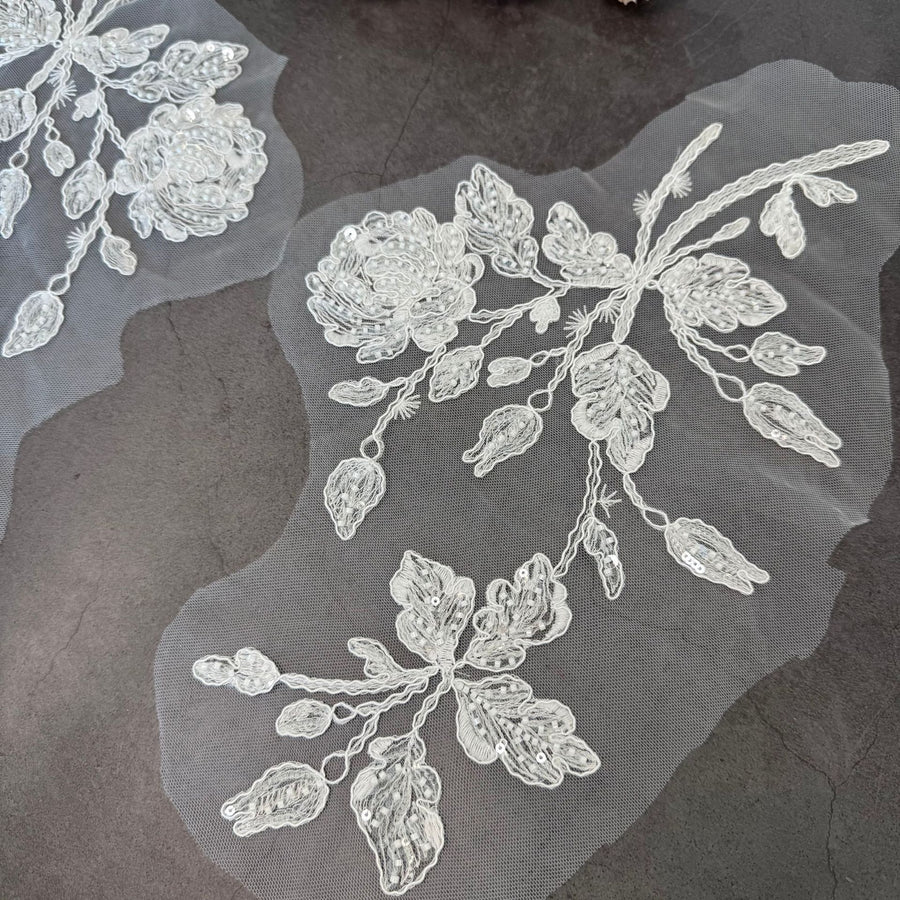White Sequin Pearl 3D Mesh Flower Handmade Sparkly Fabric Appliqué Lace Patch - High-End Clothing (ZH438)