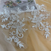 White Beaded 3D Floral Appliqué – Sew-On DIY Embellishment for Sweaters, Outerwear & Clothing Decoration (ZH288)