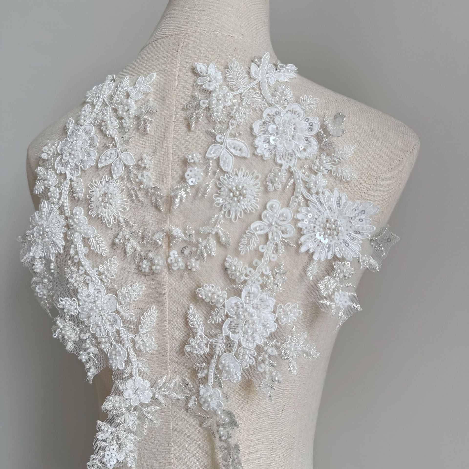 Zh430 white beaded embroidered lace rhinestone appliqué mesh fabric for wedding dresses, evening gowns, and apparel decoration