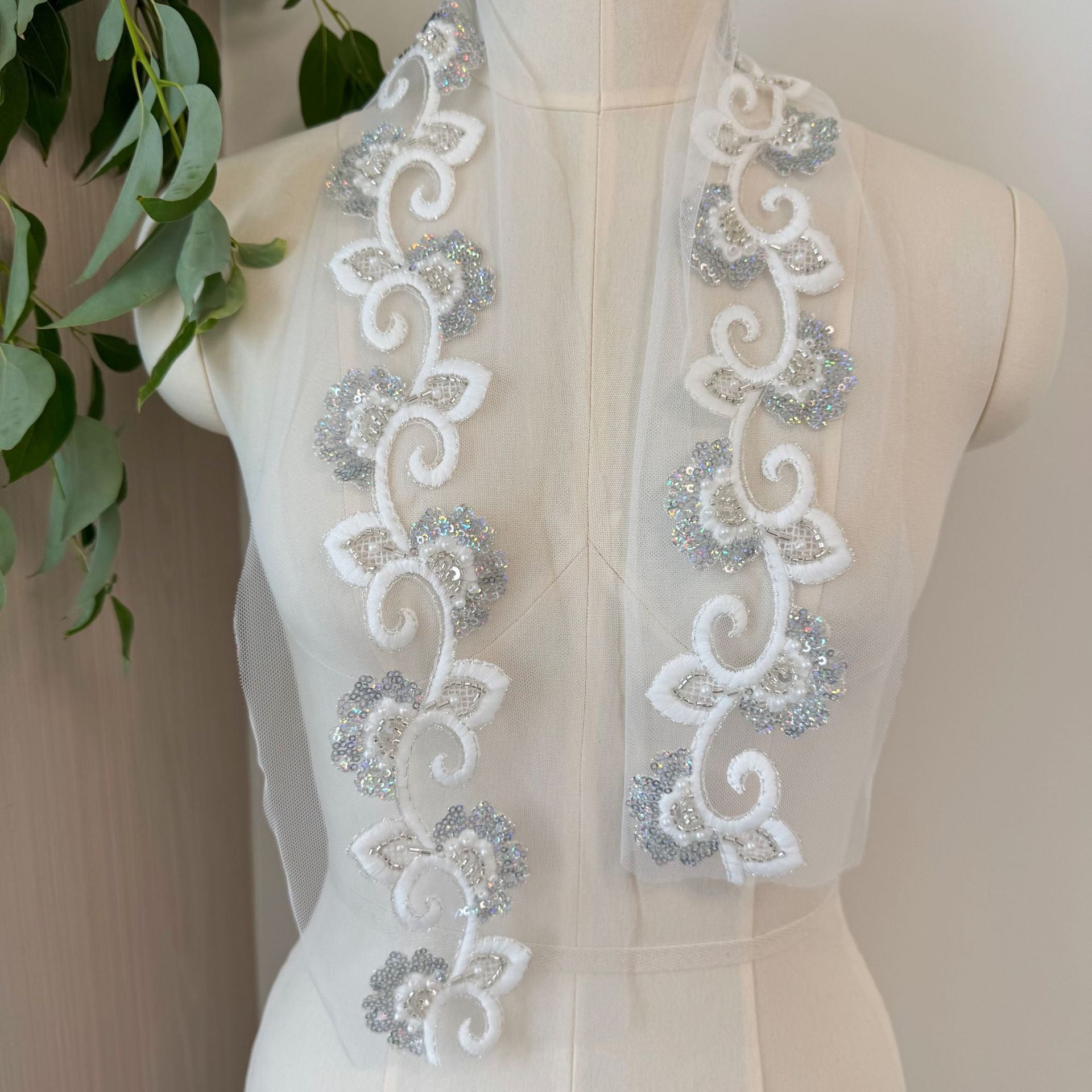 ZH417 new exquisite embroidery bead lace barcode lace, export single wedding dress DIY accessories