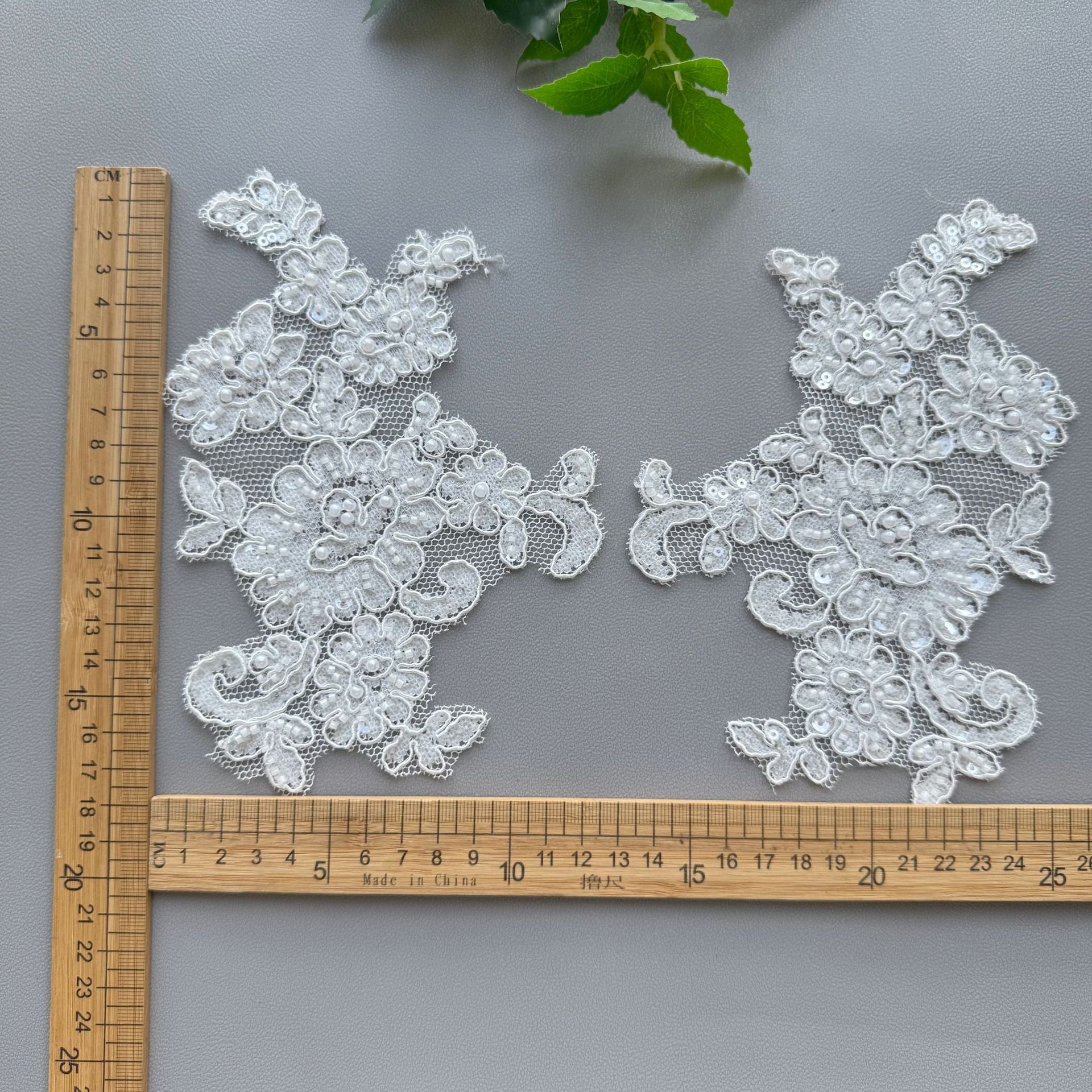 Zh443 white embroidered wedding dress & gown accessories - bridal headpiece, beaded lace design, women's & children's apparel trims