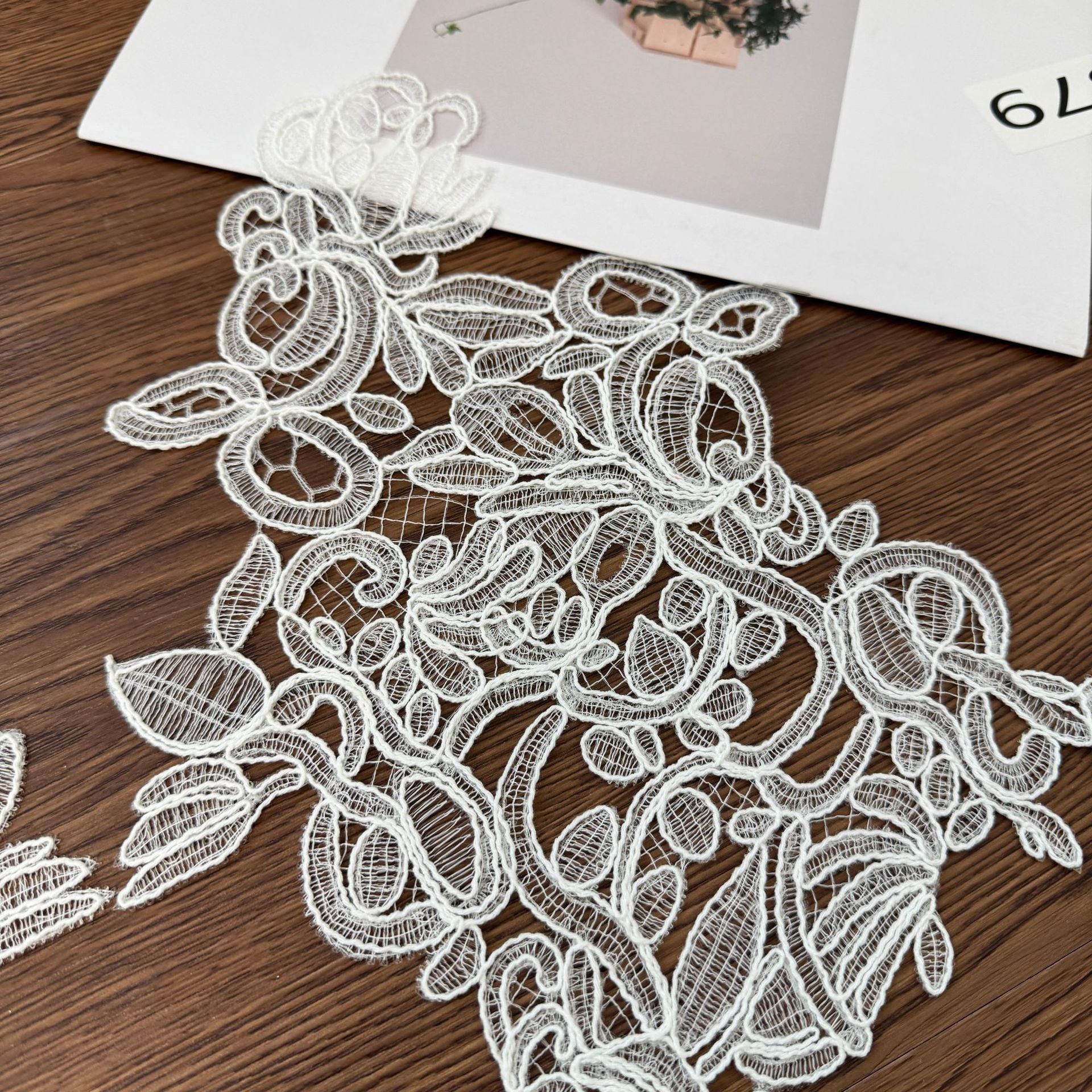 New women's shirt applique DIY clothing hand-embroidered lace leaf veil accessories light and thin R258