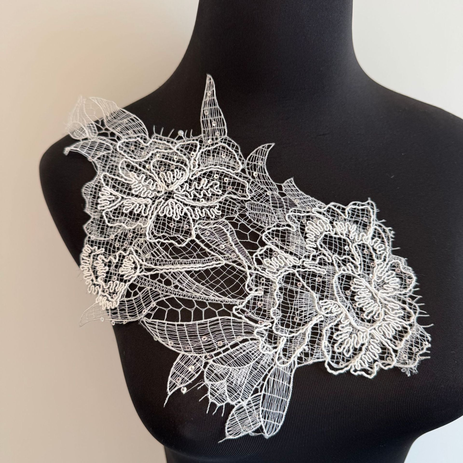 New lace computer embroidered lace corsage decorative flower small fresh collar glass yarn flower piece R221