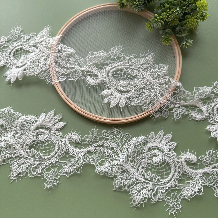 Fish Silk Water-Soluble Embroidery Lace - Small Fragrant Wind Wedding Dress & Lolita Dress Accessory (R226)