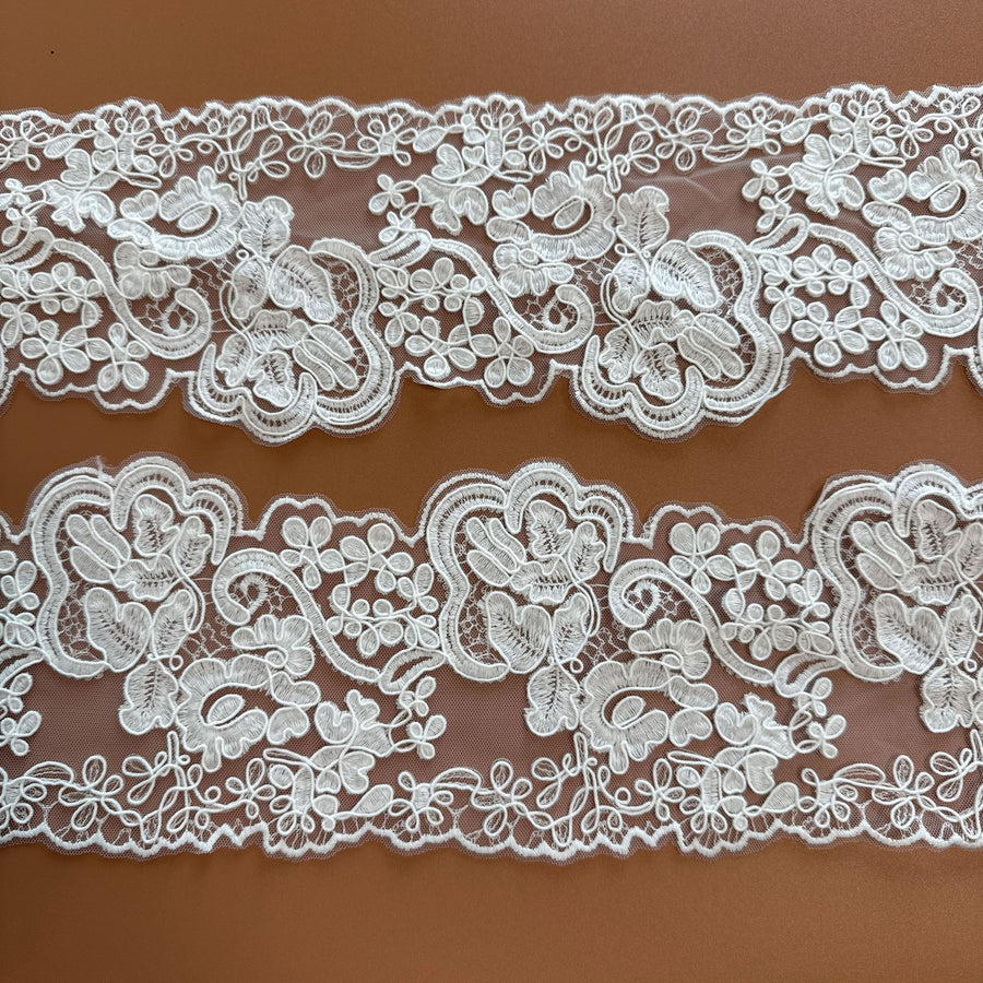 15CM White Mesh Embroidery Barcode Lace Trim - Clothing Cuffs, Waist & Jewellery Decoration (R218)
