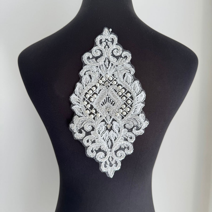 Zh402 handmade beaded 3d floral appliqué for dresses, wedding gowns, rhinestone embellishments, performance costumes, dancewear, and accessories