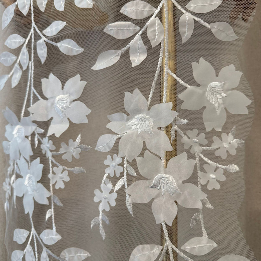 Korean Style White Tulle Mesh Fabric - Fresh Lace, Cute Sequins, Embroidery & 3D Embellishments (ZH472)