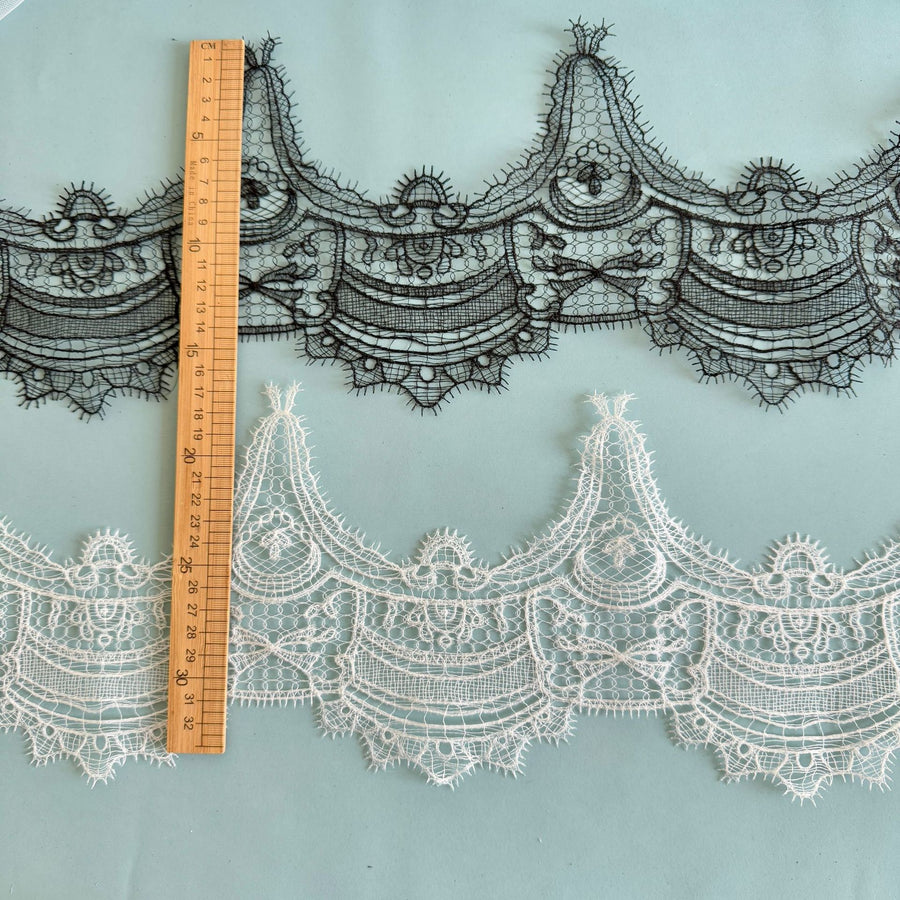 White Polyester Flower Wave Lace Fabric - Curtain, Necklace & Clothing Embroidery DIY Accessory (R175)