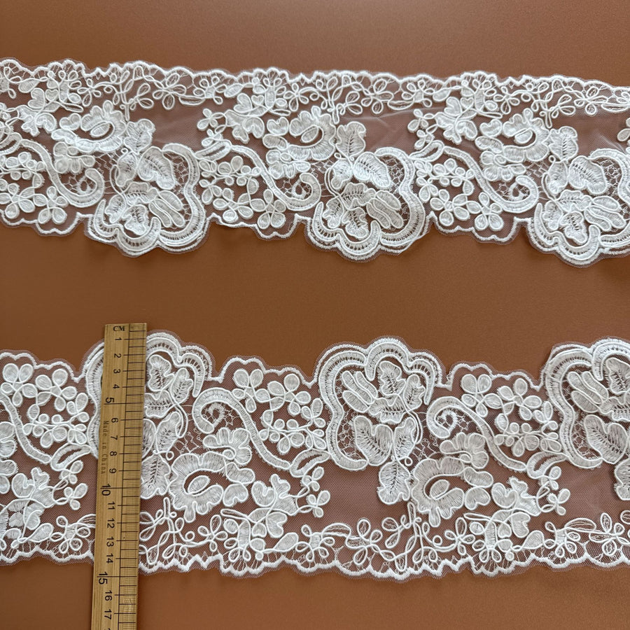 15CM White Mesh Embroidery Barcode Lace Trim - Clothing Cuffs, Waist & Jewellery Decoration (R218)