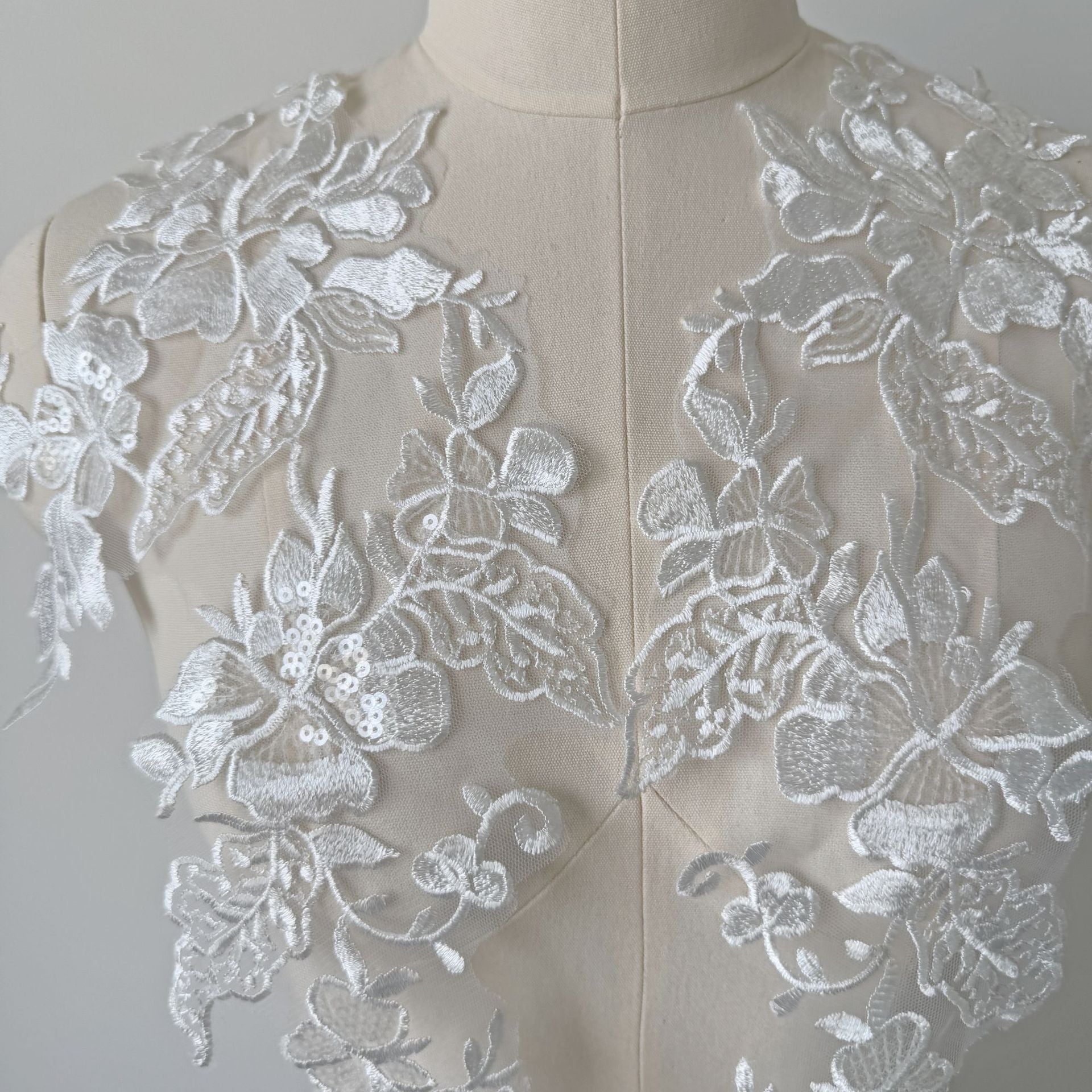Embroidered lace trim applique for wedding dresses, evening gowns, diy crafts, clothing decoration accessories, mesh fabric zh312