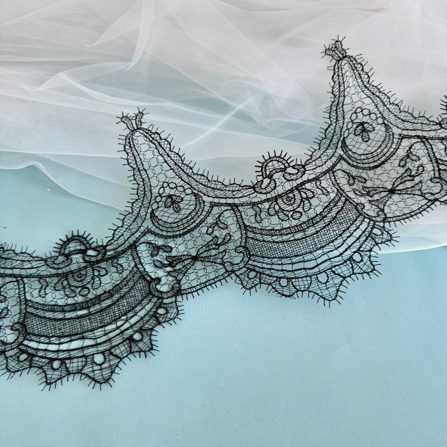 White Polyester Flower Wave Lace Fabric - Curtain, Necklace & Clothing Embroidery DIY Accessory (R175)