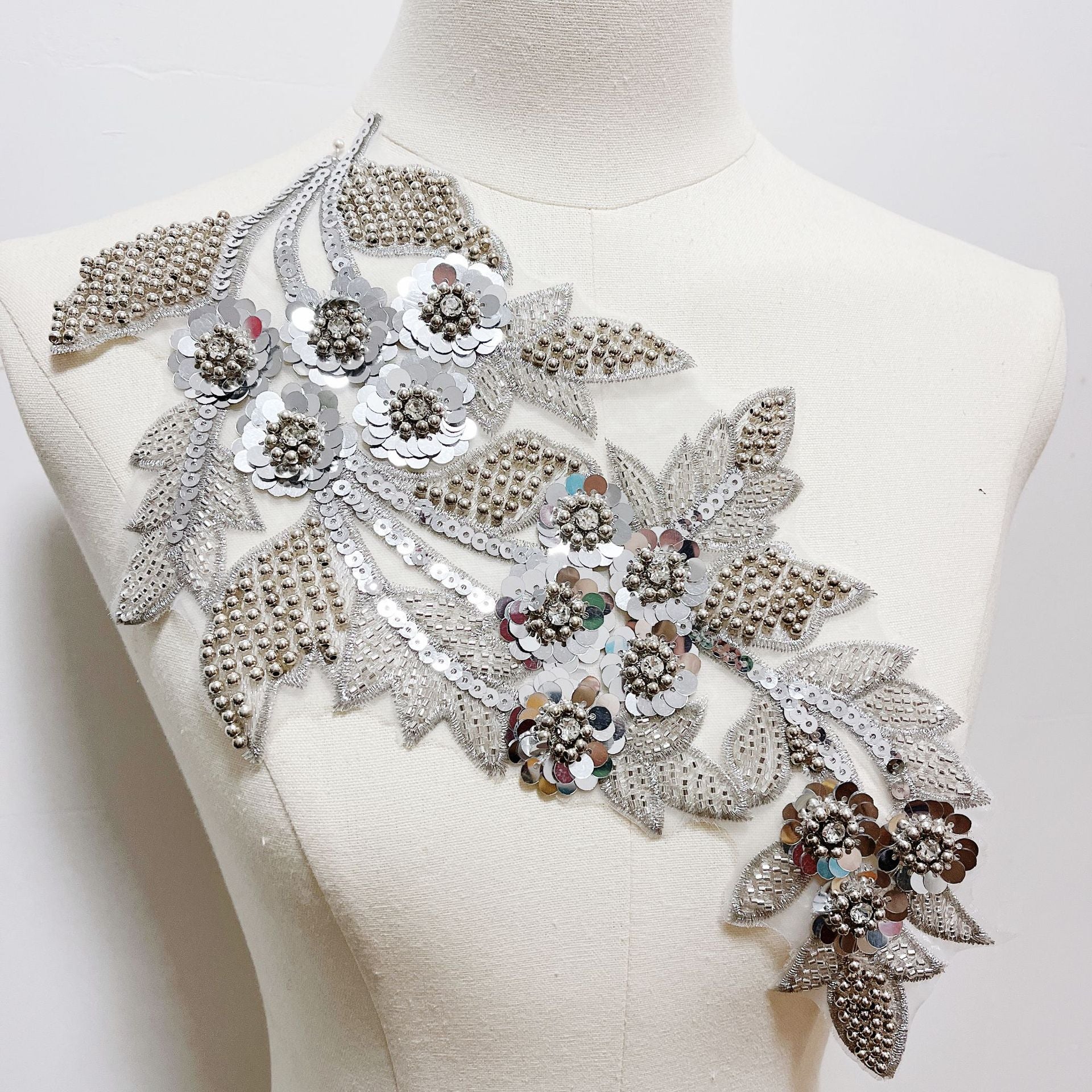Silver beaded sequins embroidery lace accessories, veil headgear, wedding shoes DIY accessories, white wedding dress stickers, flowers