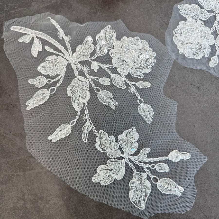 White Sequin Pearl 3D Mesh Flower Handmade Sparkly Fabric Appliqué Lace Patch - High-End Clothing (ZH438)
