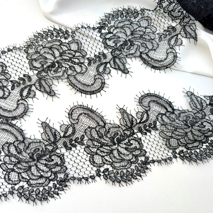 Black and white fish silk thread sequins water-soluble decorative lace European and American embroidery fabric water-soluble embroidery lace R81 tape