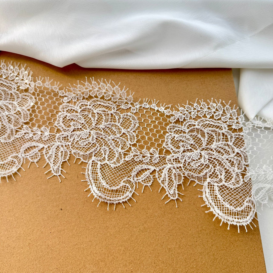 Black and white fish silk thread sequins water-soluble decorative lace European and American embroidery fabric water-soluble embroidery lace R81 tape