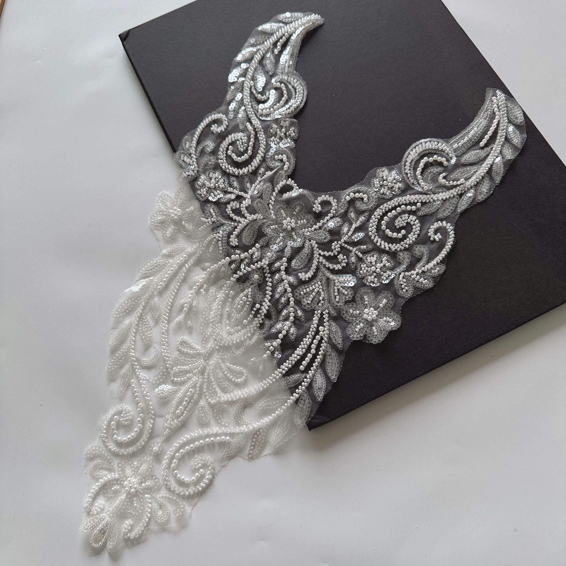 Beaded three-dimensional corsage flower lace lace pair of flower accessories luxury collar flower clothing patch zh202