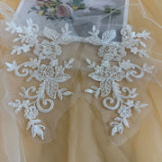 White Beaded 3D Floral Appliqué – Sew-On DIY Embellishment for Sweaters, Outerwear & Clothing Decoration (ZH288)