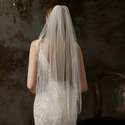 Lace flower beaded bridal veil with single-layer long tulle and hair comb accessory